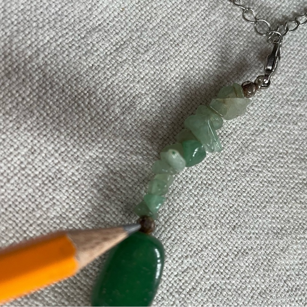 Vintage H.D.N.Y. Green Adventurine Necklace. Crystal Chips and Barrel Beads - Picture 10 of 12